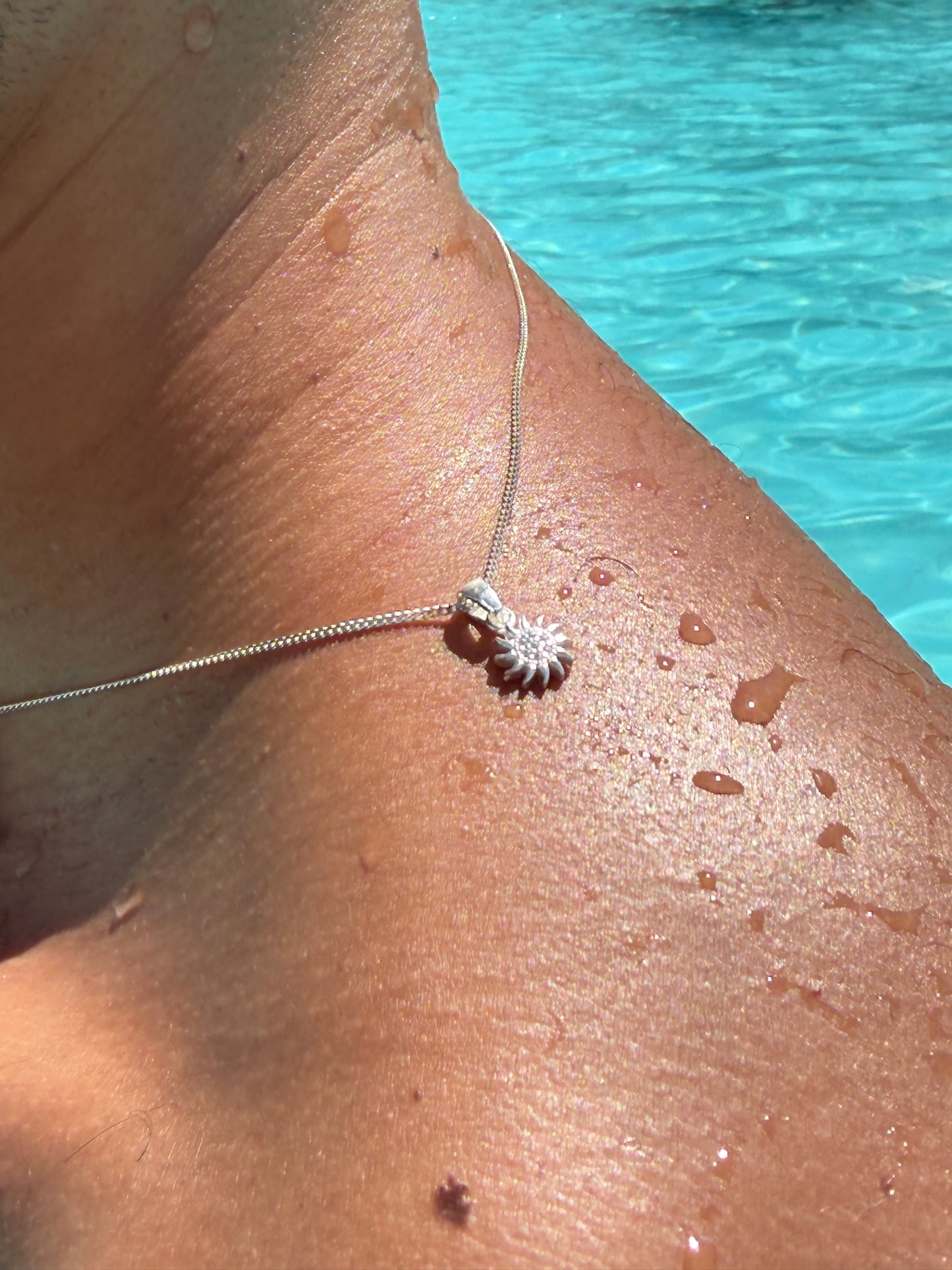 White Sun Necklace in Sterling Silver 925s