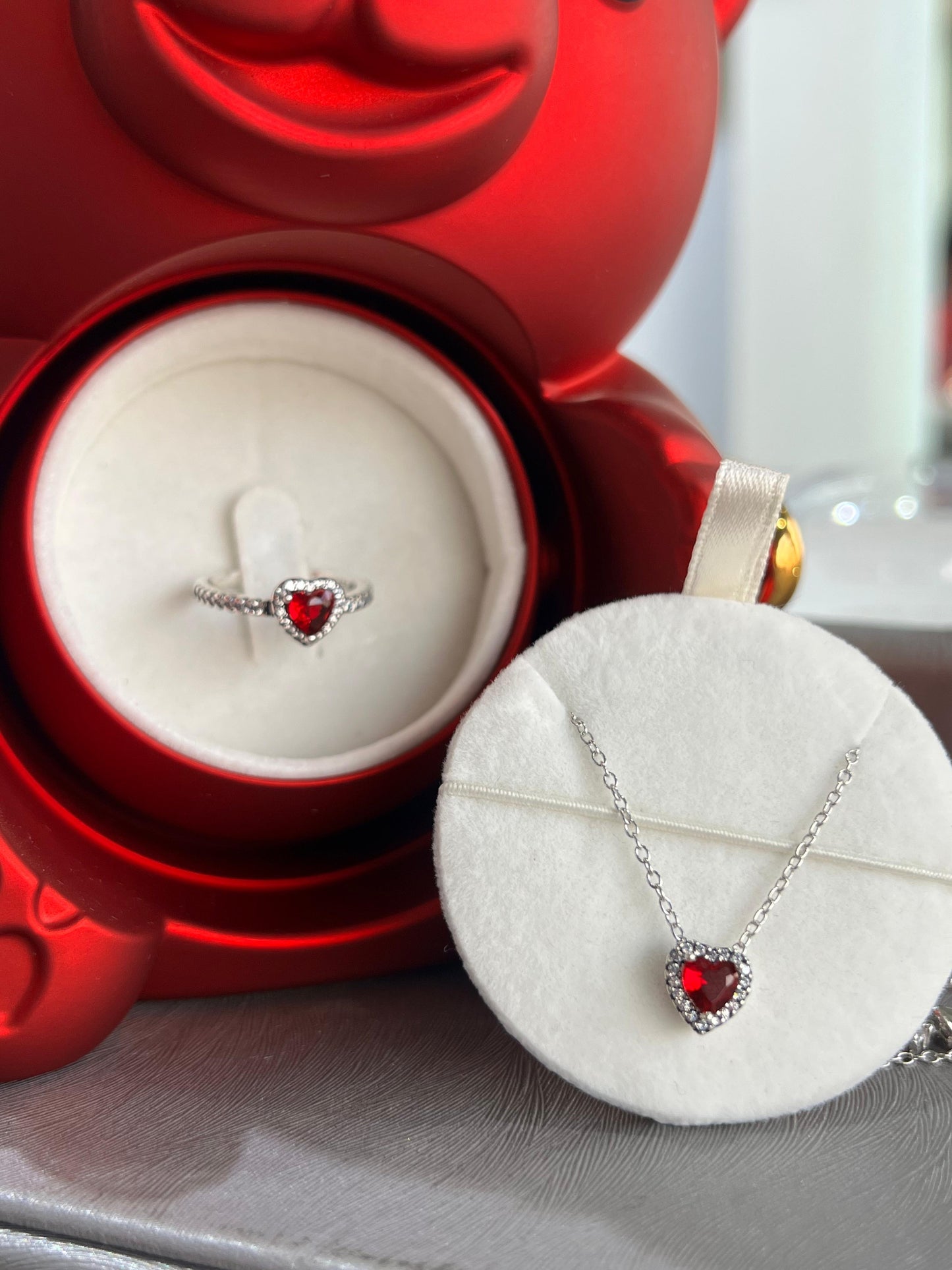 Red Cute Teddy Bear Valentine’s Box -Natural Rose🧸