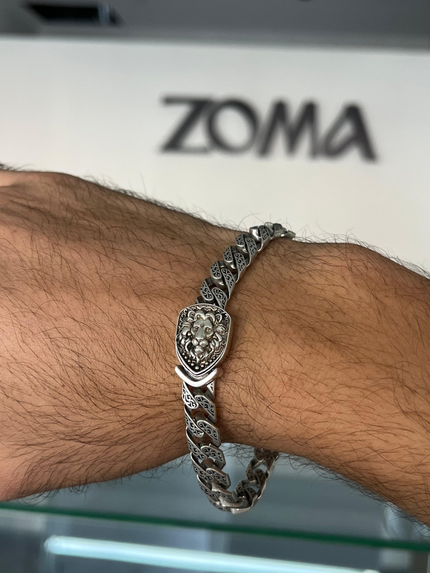 The Iconic Lion Lock Bracelet for Men's Sterling Silver 925s-21.5cm