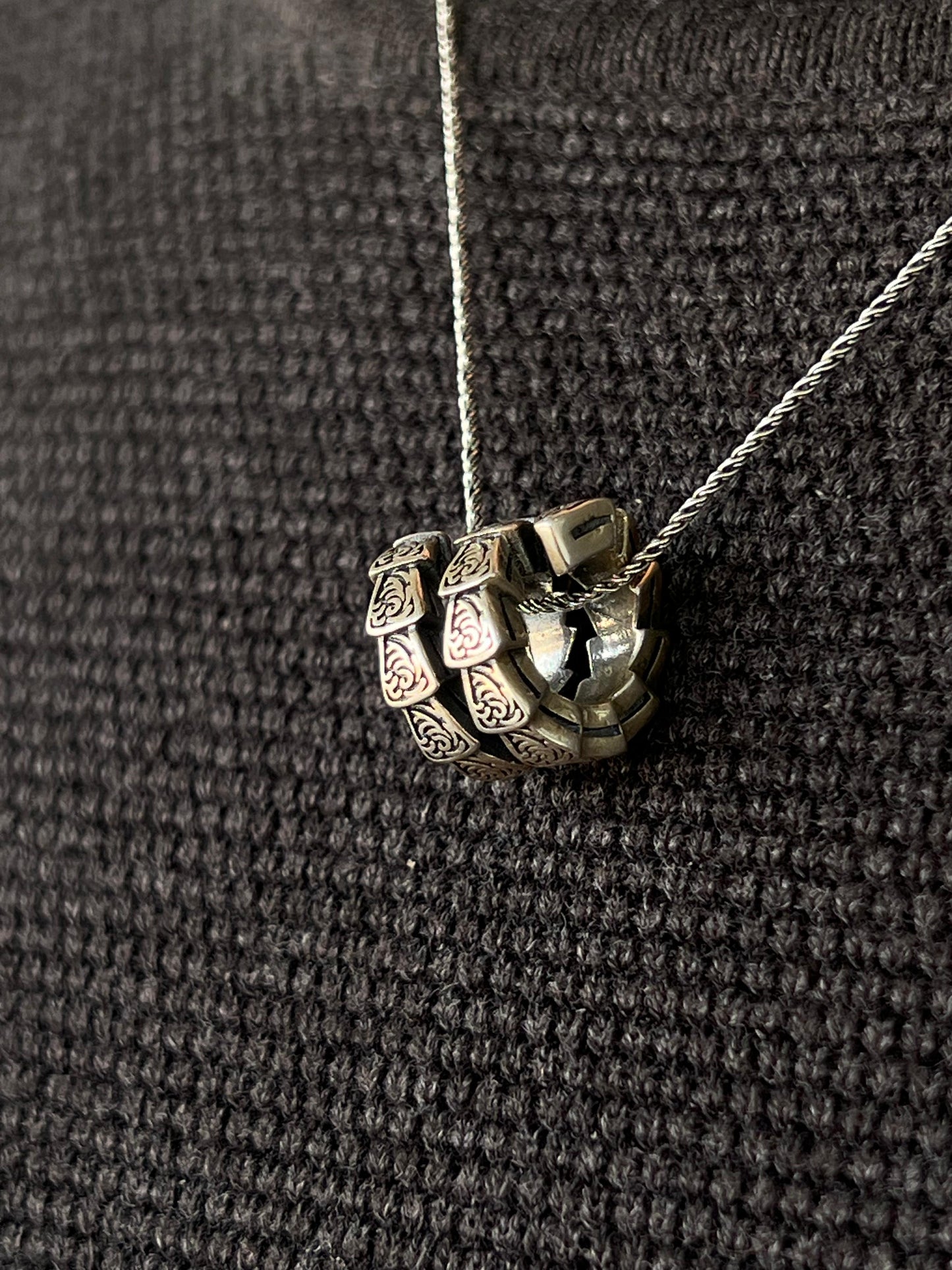 Armed Snake Pendant – S925 Silver-1.5cm