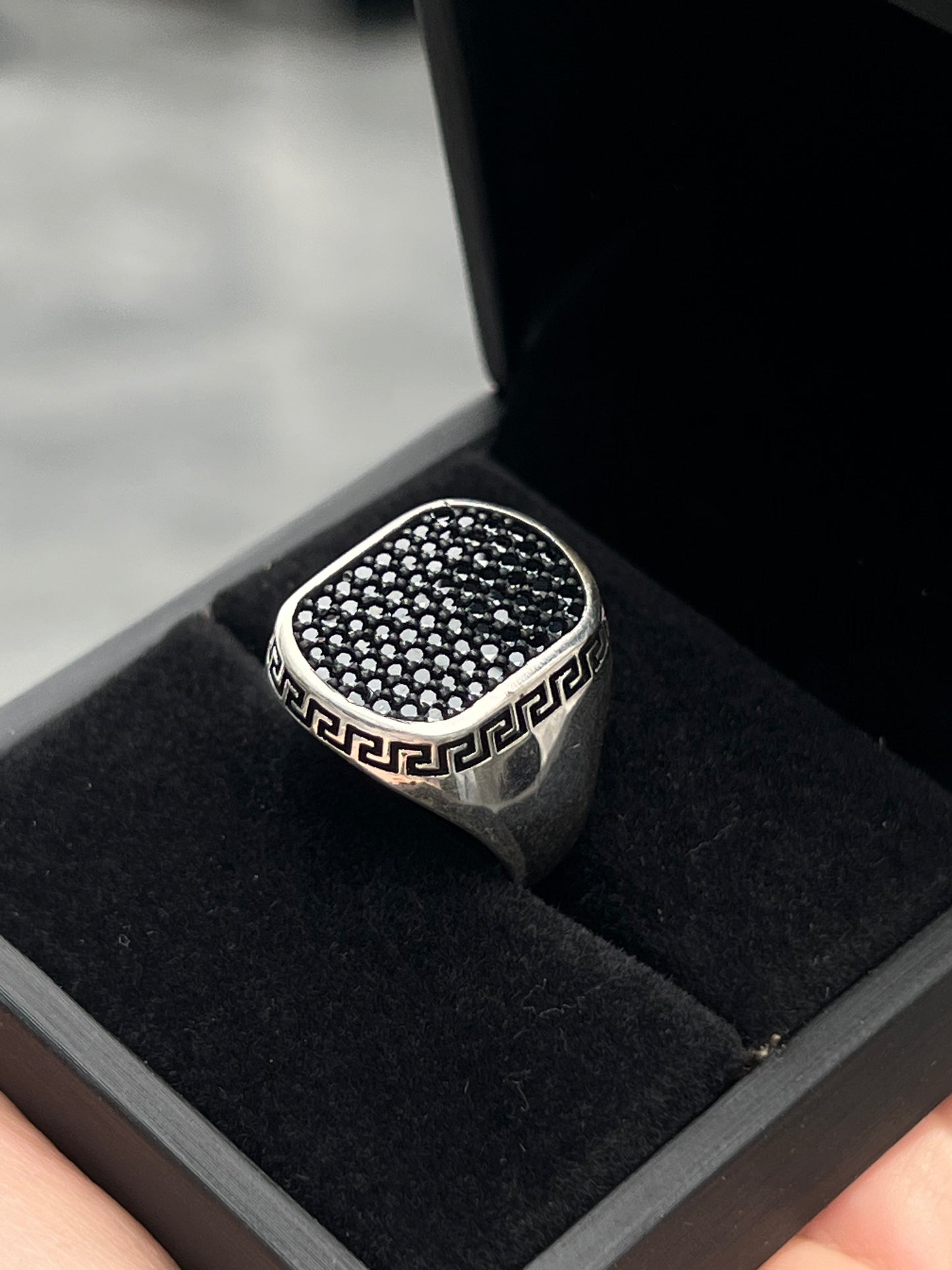 Black Zirconia -Vercase pattern Ring for Men in Sterling Silver 925s