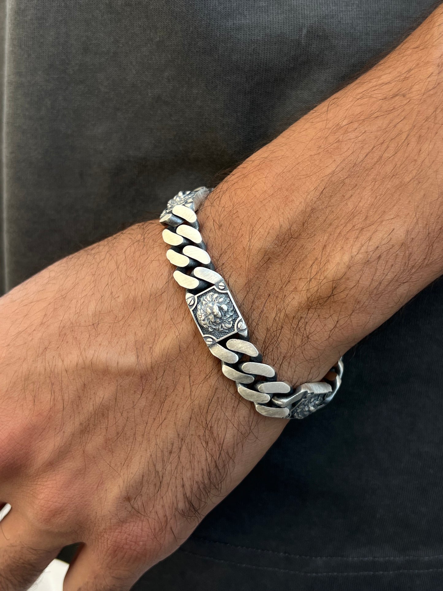 Sleek lion bracelet -pure silver S925-