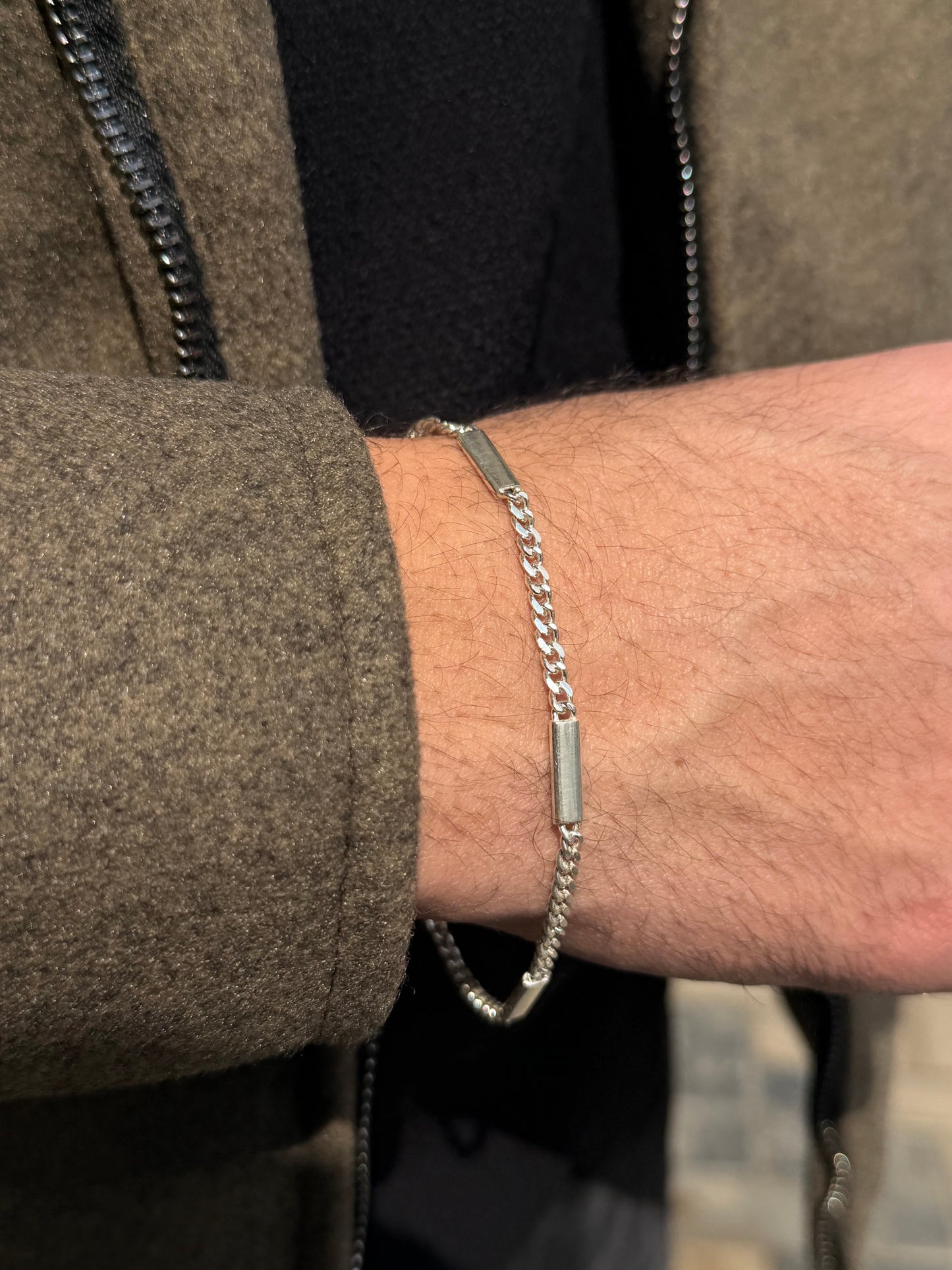 Sleek Bar Grommet-S925 Sterling Silver 21cm-4mm