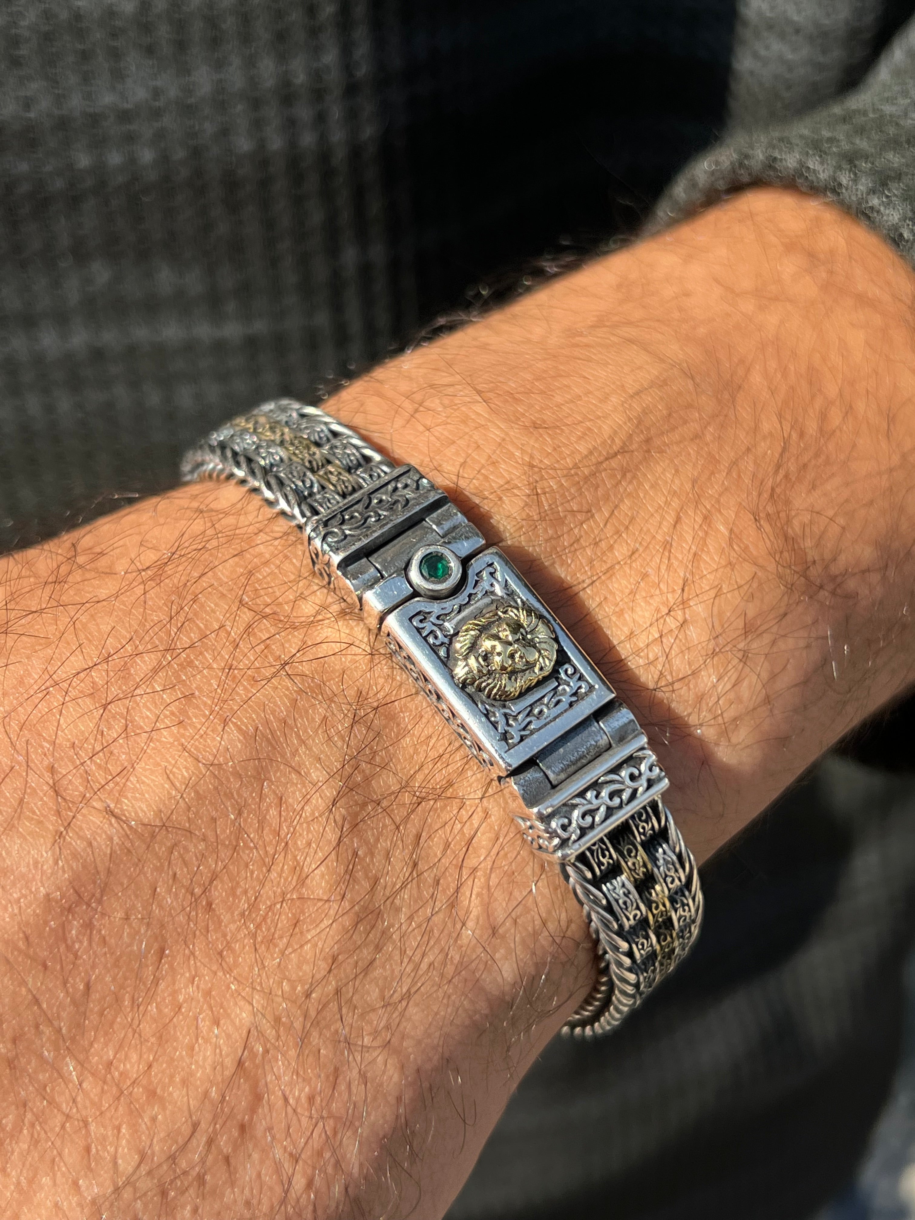 Emerald eyes King lion head bracelet for men 925s – zoma silver