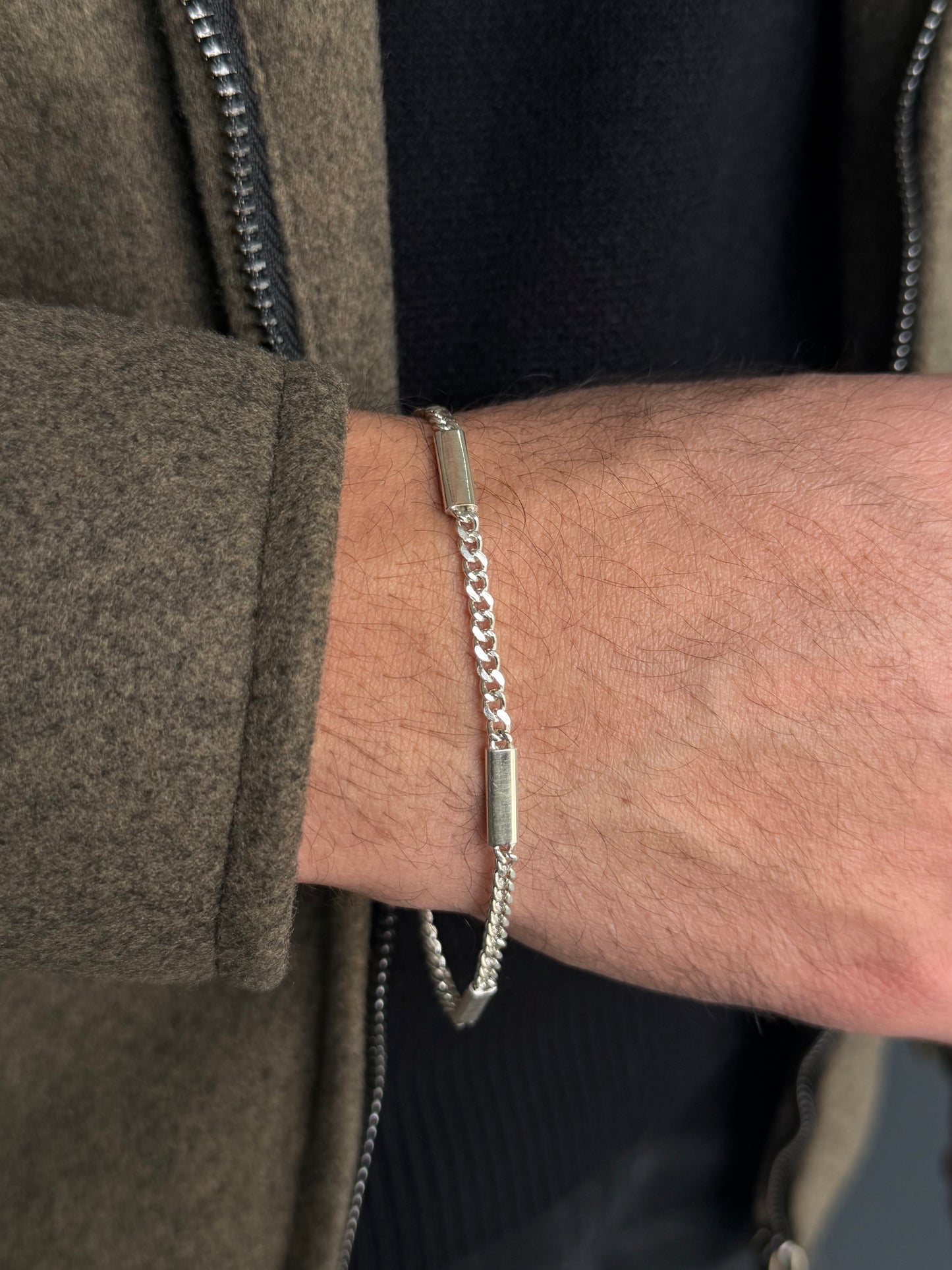 Sleek Bar Grommet-S925 Sterling Silver 21cm-4mm