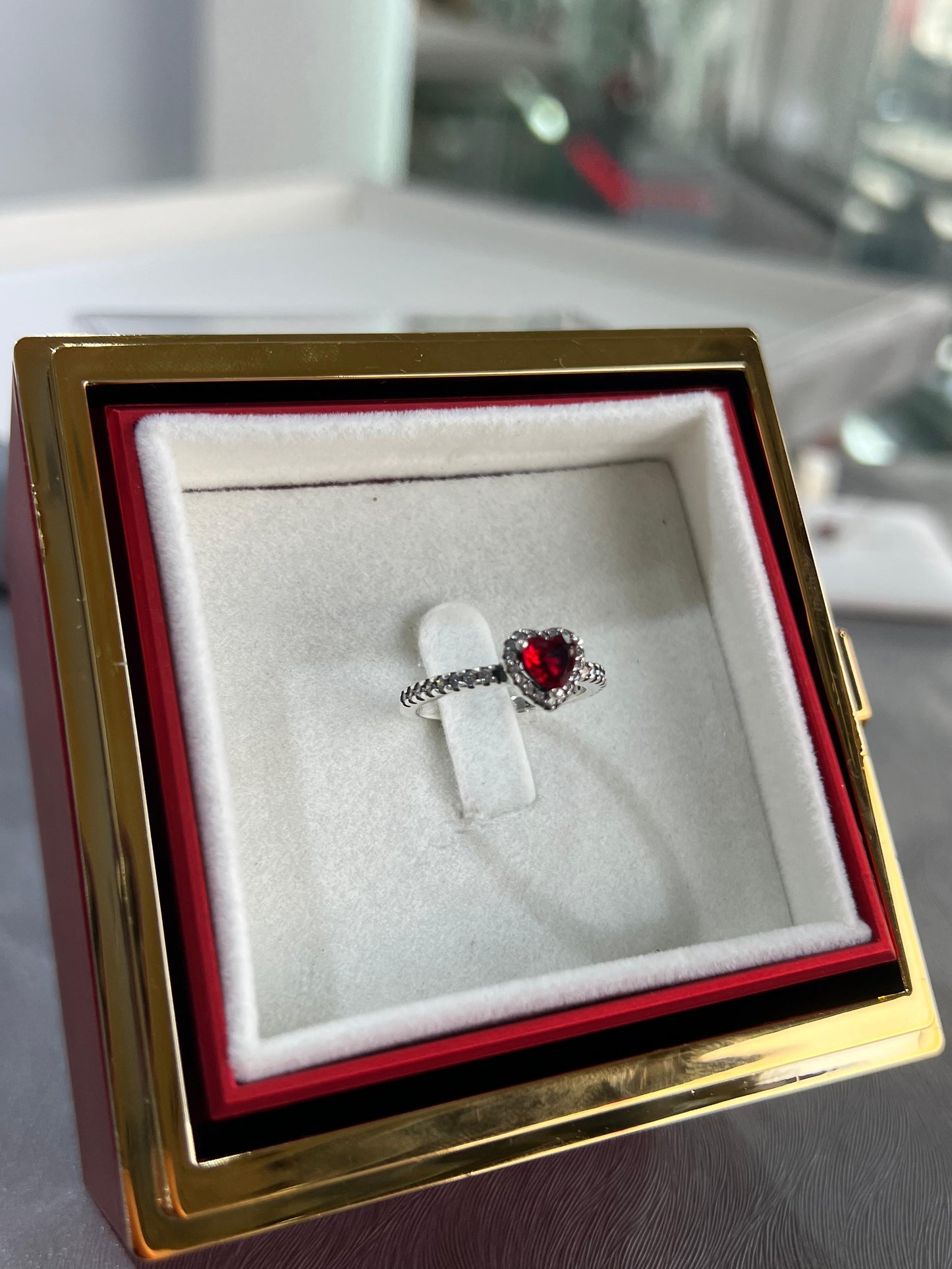 Red Rotating (Natural Flower) Valentine’s Box❤️‍🔥