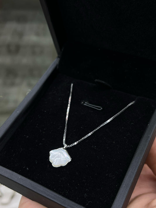 Mother of Pearl Blossom Necklace -sterling Silver-925s