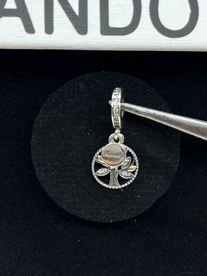 Sparkling Family Tree Dangle Charm 🧑‍🧑‍🧒‍🧒🌳
