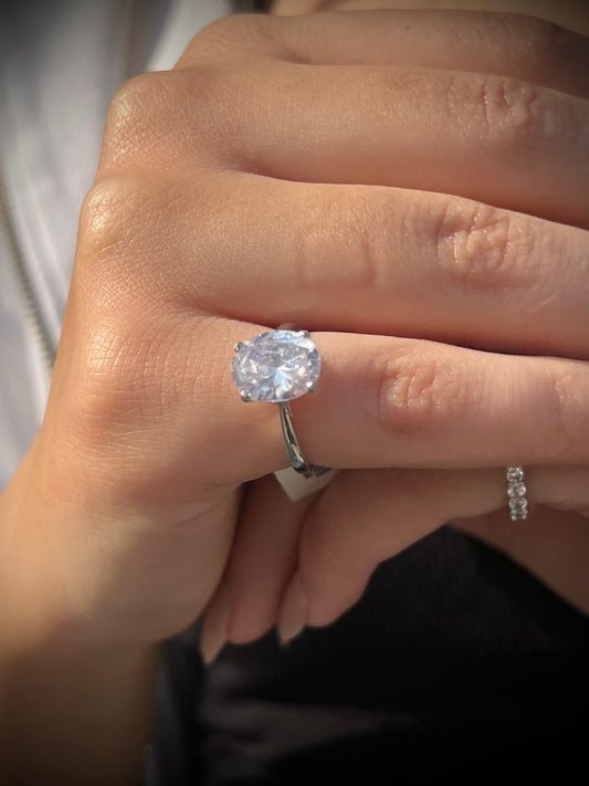 Oval Zirconia Ring in sterling silver 925
