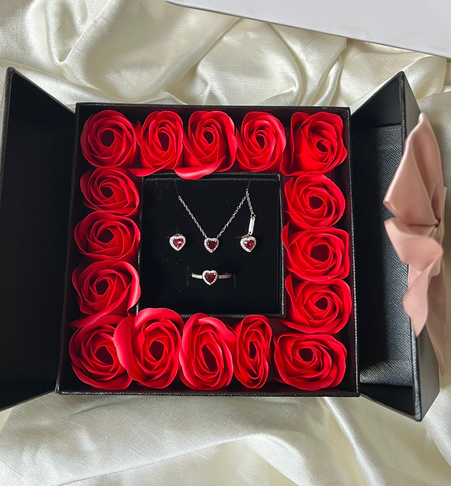 Large Black Flower Box 🖤🌹