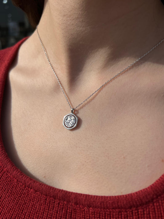 Rotating Necklace in Sterling Silver 925s