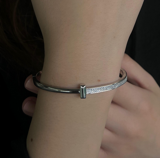 Sleek Bangle- pure Silver 925s