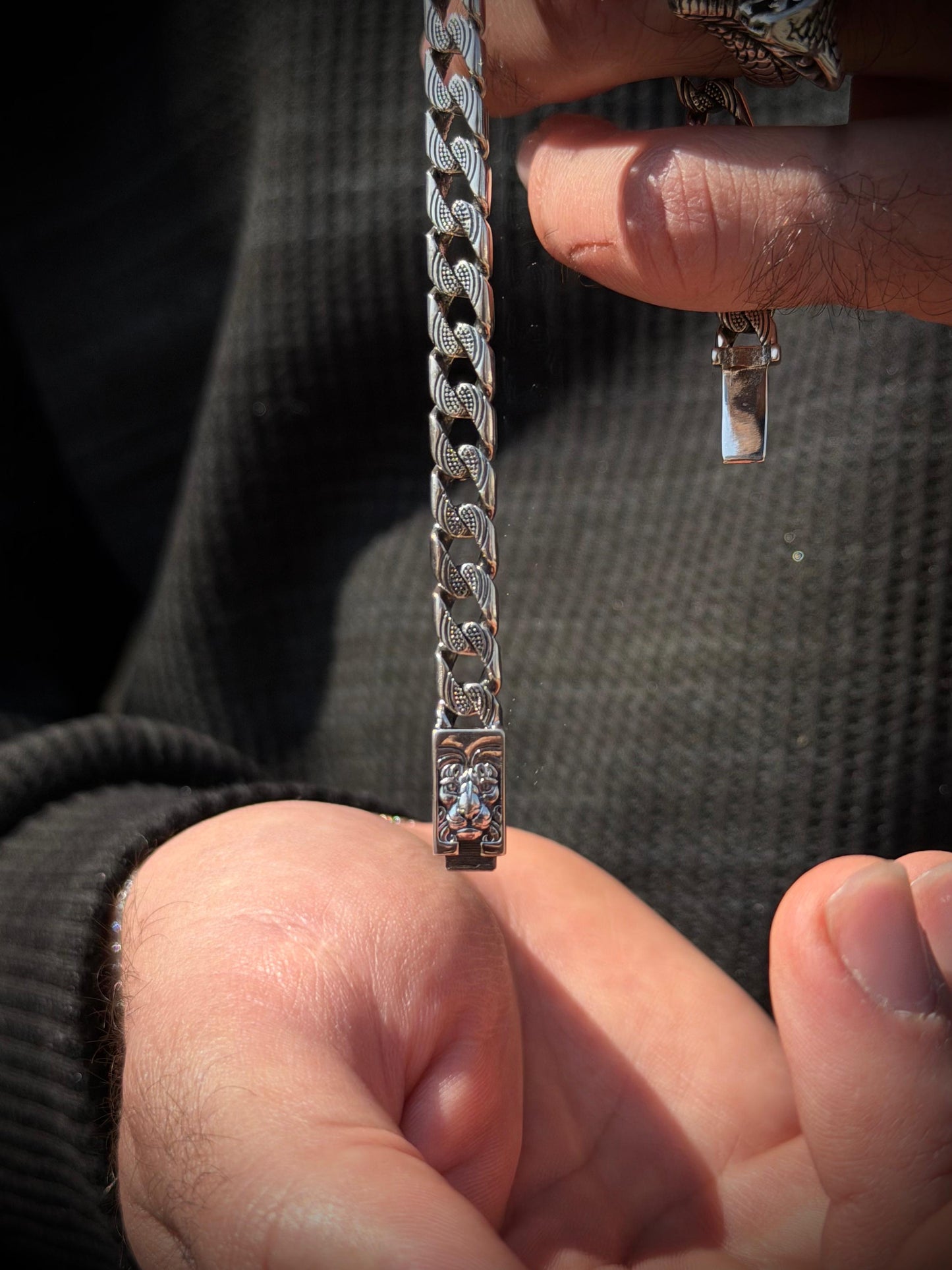 Knight’s Legacy Grommet-S925 Sterling Silver Bracelet (21cm-6.5mm)