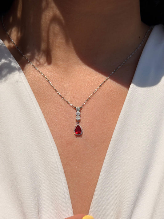 Pear-Shaped Red Stone Necklace in Sterling Silver 925s