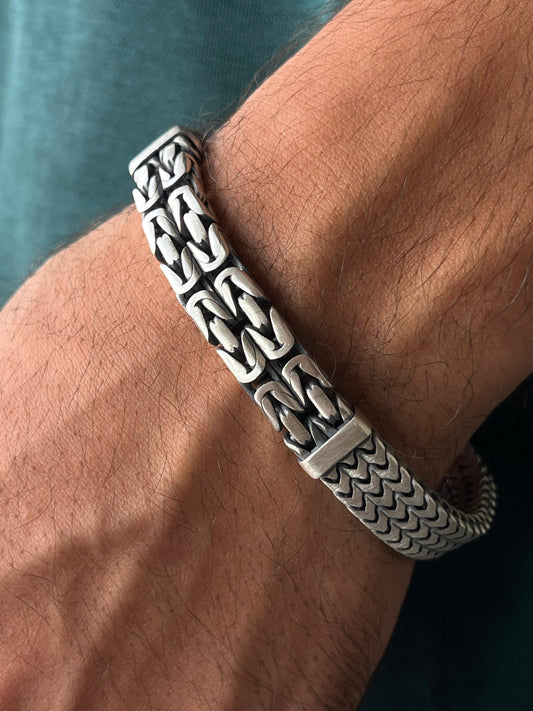 Sleek V-cut X King Bracelet for Men's Sterling Silver 925s-24cm
