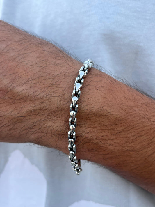 Sleek Linked Teardrops Bracelet in Italian Silver S925
