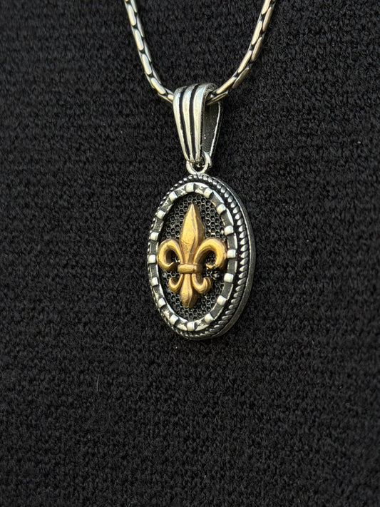 Fleur-de-lis  Pendant – S925 Silver-3cm