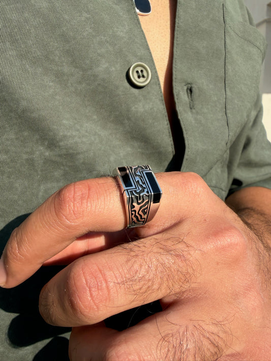 Noir Maze Ring in Sterling Silver 925s