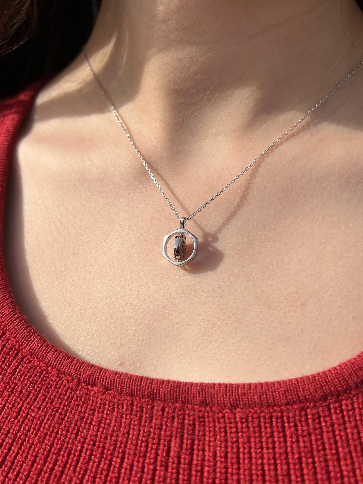 Rotating Necklace in Sterling Silver 925s