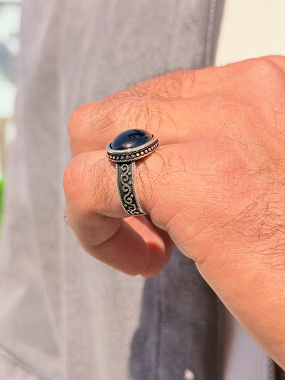 Nero Signet Ring in Sterling Silver 925s