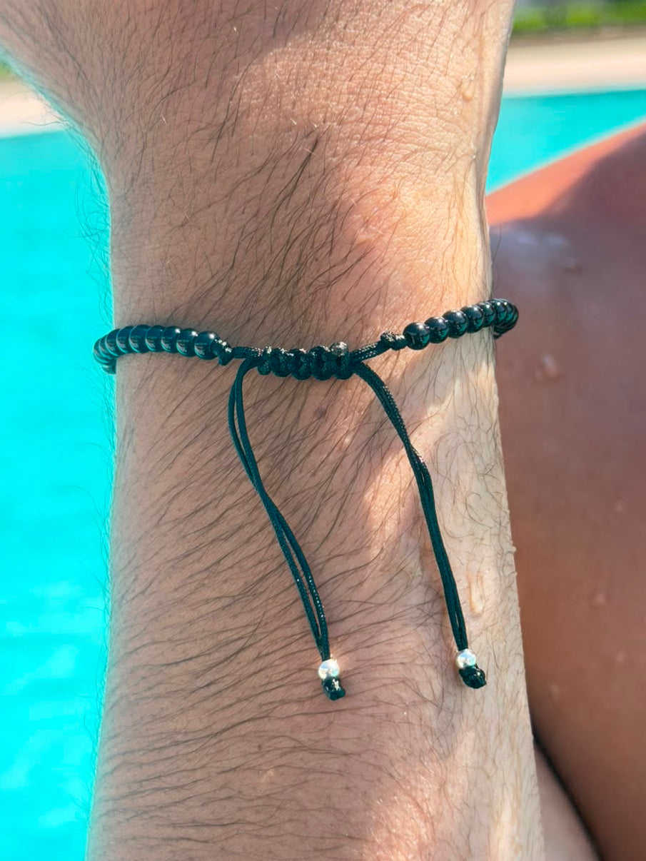 Noir crest + Silver Beads Adjustable Macramé Bracelet
